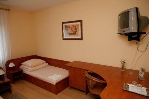 Hotel Mariage Włoszczowa Zimmer foto